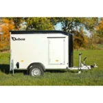 Przyczepa skrzyniowa Roadster 255 – pojedyncza oś – 1300 kg – 255 x 125 x 155 cm (wymiary wewnętrzne)